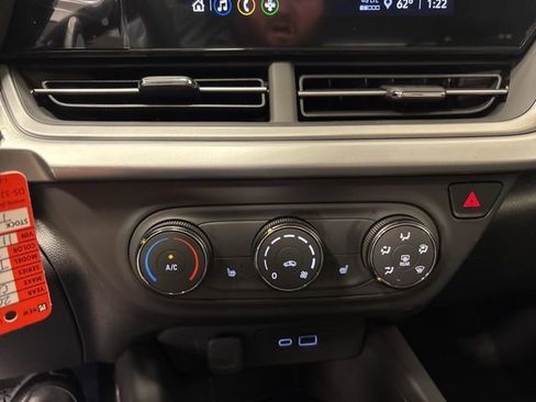 New 2026 Chevrolet Trax LS w/ LS Convenience Package FWD image 19