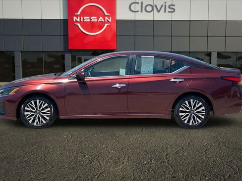 Used 2023 Nissan Altima 2.5 SV FWD image 6