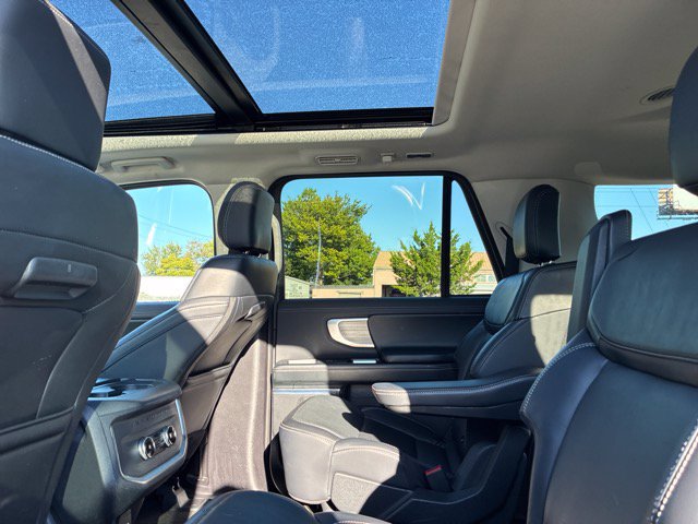 Used 2025 Ford Expedition Max Platinum AWD/4WD image 26