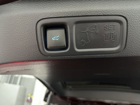 Used 2024 Ford Expedition Limited image 40