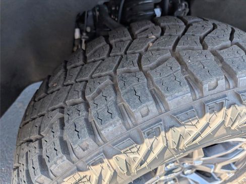 Used 2024 Chevrolet Colorado ZR2 w/ Technology Package image 41