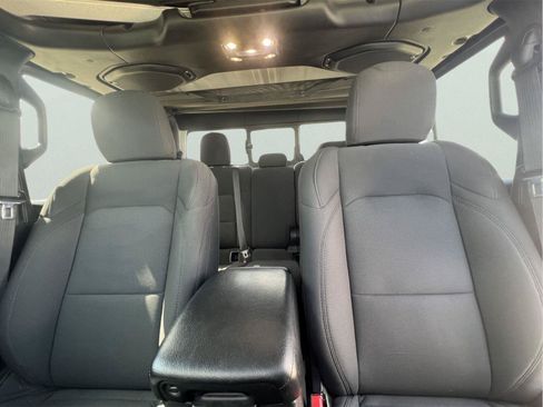 Used 2023 Jeep Gladiator Sport AWD/4WD image 29