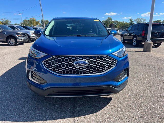 Certified 2024 Ford Edge SEL w/ Convenience Package AWD/4WD image 2