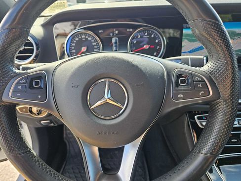 Used 2017 Mercedes-Benz E 300 image 22