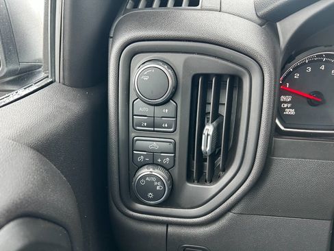 Used 2021 Chevrolet Silverado 1500 Custom Trail Boss w/ Safety Confidence Package image 12