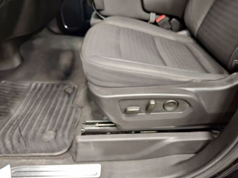 Used 2025 Chevrolet Silverado 1500 LT AWD/4WD image 28