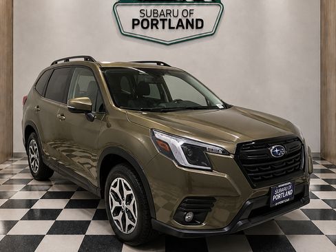 Certified 2023 Subaru Forester Premium w/ Popular Package #2 AWD/4WD image 3