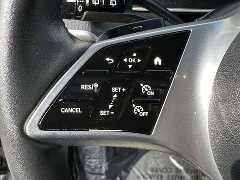 Used 2024 Mercedes-Benz GLC 300 4MATIC image 24
