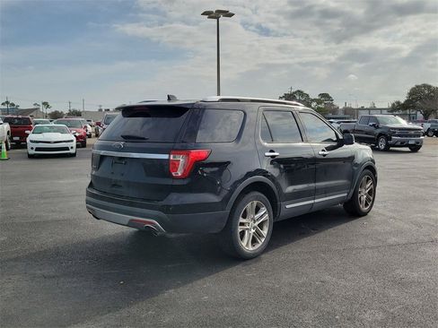 Used 2017 Ford Explorer Limited image 17