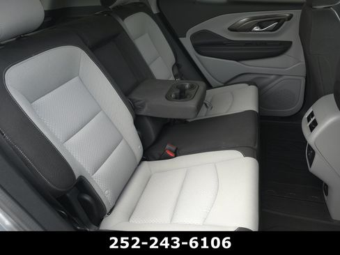 Used 2024 GMC Terrain SLE w/ Driver Convenience Package FWD image 33