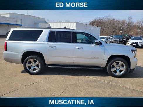 Used 2019 Chevrolet Suburban LT image 4