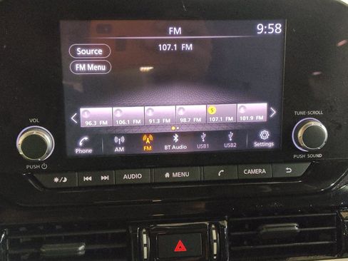 Used 2022 Nissan Pathfinder SV FWD image 25