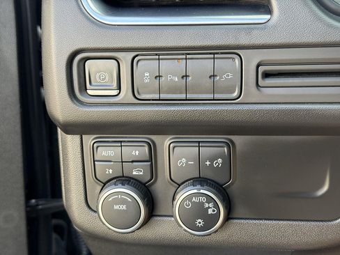 Used 2021 Chevrolet Tahoe RST AWD/4WD image 16
