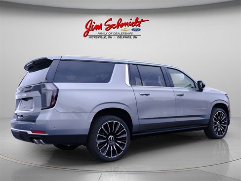 New 2026 Chevrolet Suburban High Country image 6