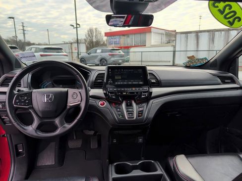 Used 2023 Honda Odyssey Sport image 11
