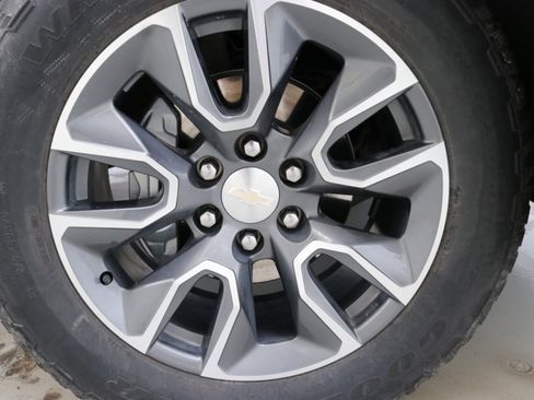 Used 2022 Chevrolet Silverado 1500 LT w/ All Star Edition Plus image 34