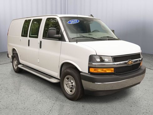 Used 2025 Chevrolet Express 2500 w/ Driver Convenience Package RWD image 1