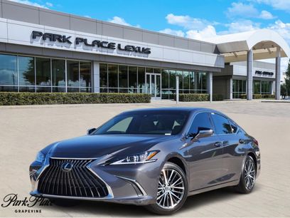New 2025 Lexus ES 350 w/ Premium Package