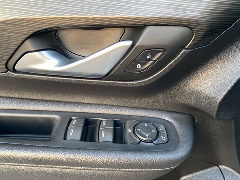 Used 2022 GMC Terrain SLE w/ Elevation Edition image 25