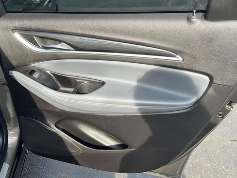 Used 2020 Buick Enclave Premium image 24