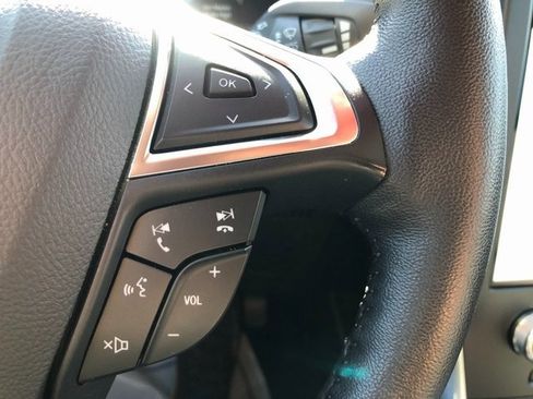 Used 2024 Ford Edge Titanium image 12