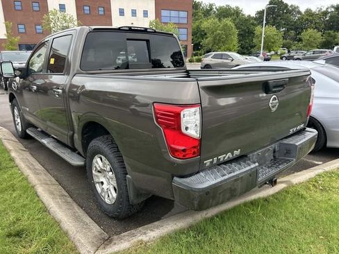 Used 2017 Nissan Titan SV AWD/4WD image 6