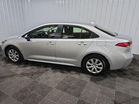 Used 2024 Toyota Corolla LE AWD/4WD image 4