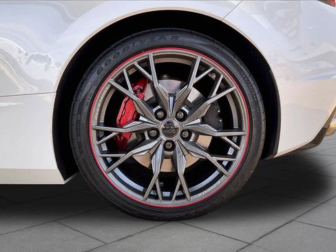 Used 2023 Chevrolet Corvette Stingray Premium Conv w/ Z51 Performance Package RWD image 12