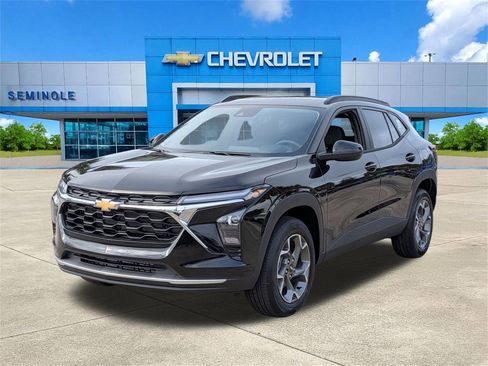 New 2026 Chevrolet Trax LT w/ Driver Confidence Package image 2