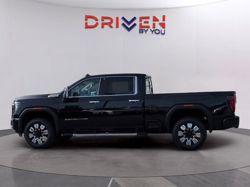New 2026 GMC Sierra 2500 Denali w/ Denali Reserve Package image 2