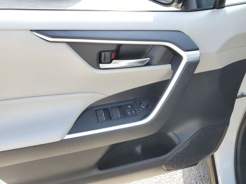 Used 2024 Toyota RAV4 XLE w/ Convenience Package FWD image 24