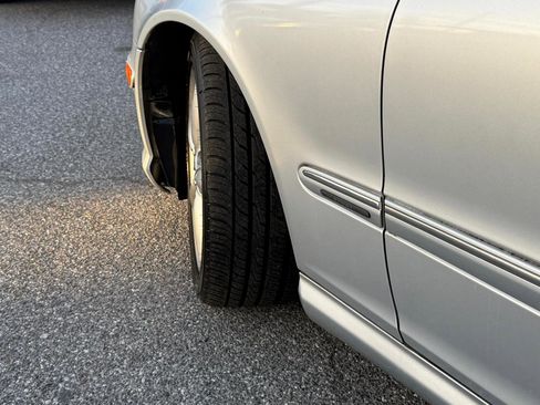 Used 2006 Mercedes-Benz C 230 Sedan w/ Sunroof Pkg image 19