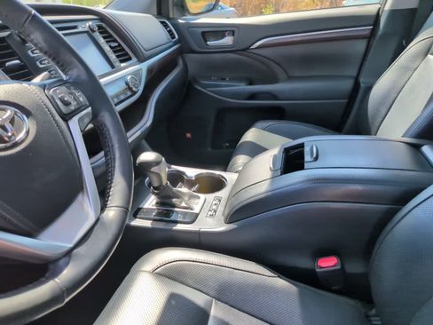 Used 2015 Toyota Highlander Limited Platinum AWD/4WD image 24