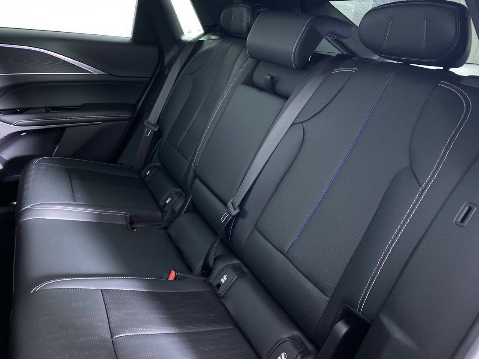 Certified 2024 Cadillac Lyriq Luxury RWD image 13