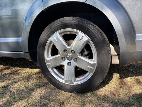 Used 2009 Dodge Journey R/T w/ Flexible Seating Group image 7