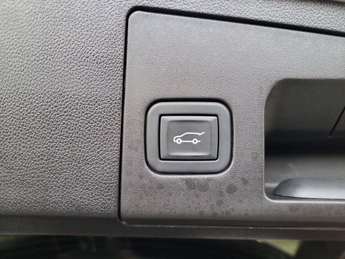 Used 2024 Cadillac XT4 Premium Luxury w/ Technology Package image 24