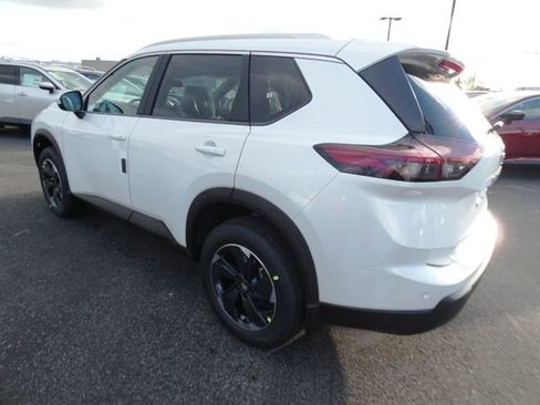 New 2026 Nissan Rogue SV w/ SV Premium Package AWD/4WD image 5