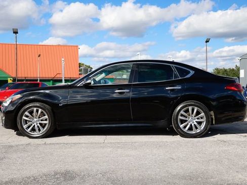Used 2017 INFINITI Q70 3.7 image 5