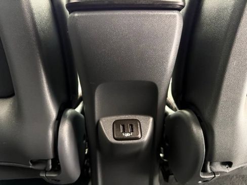 Used 2020 Chevrolet Bolt Premier w/ Infotainment Package FWD image 25
