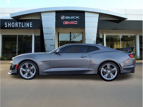 Used 2020 Chevrolet Camaro SS RWD image 6