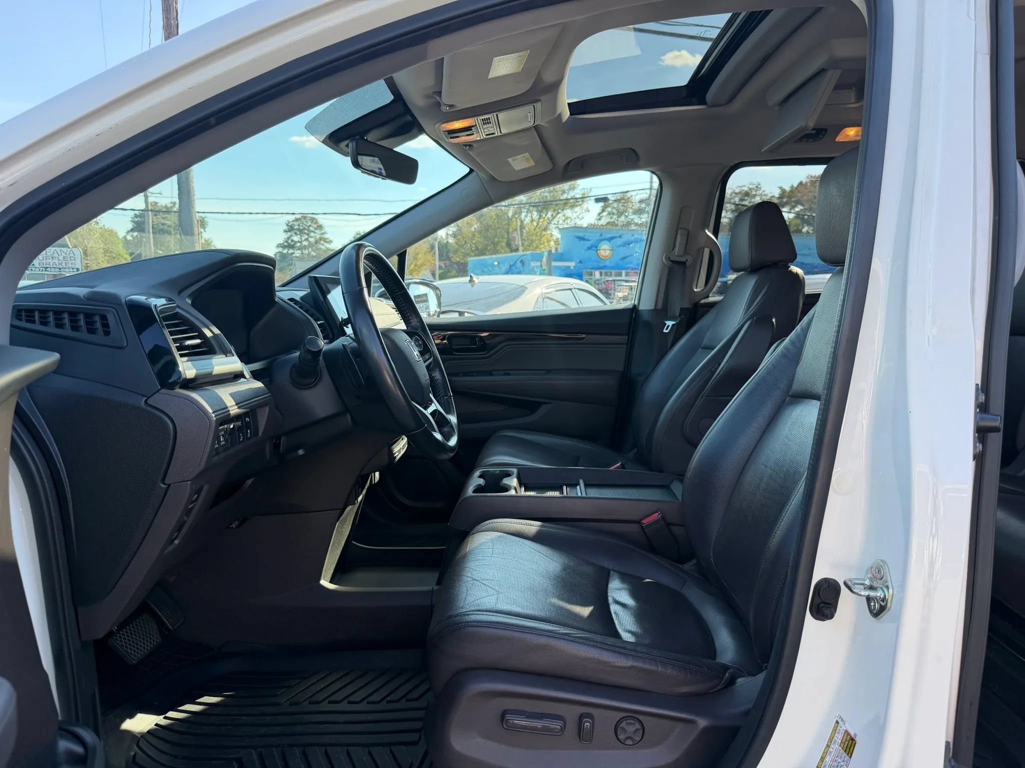 Used 2018 Honda Odyssey Elite image 13