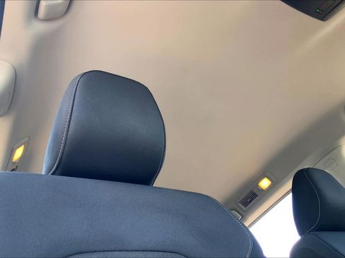 Used 2025 Nissan Pathfinder SV FWD image 14