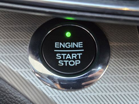 Certified 2020 Ford Explorer XLT w/ Equipment Group 202A image 15