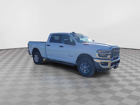 Used 2025 RAM 2500 Big Horn AWD/4WD image 2