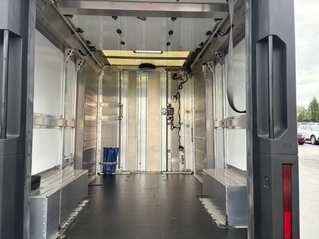 Used 2024 Chevrolet Brightdrop 400 w/ Commercial Equipment Package AWD/4WD image 16