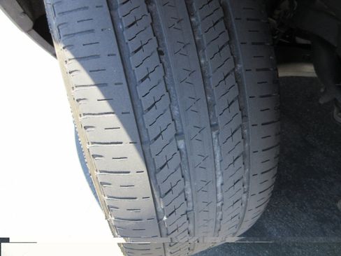 Used 2021 Jeep Grand Cherokee Laredo X AWD/4WD image 17