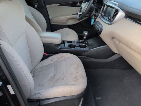 Used 2019 Kia Sorento FWD image 39