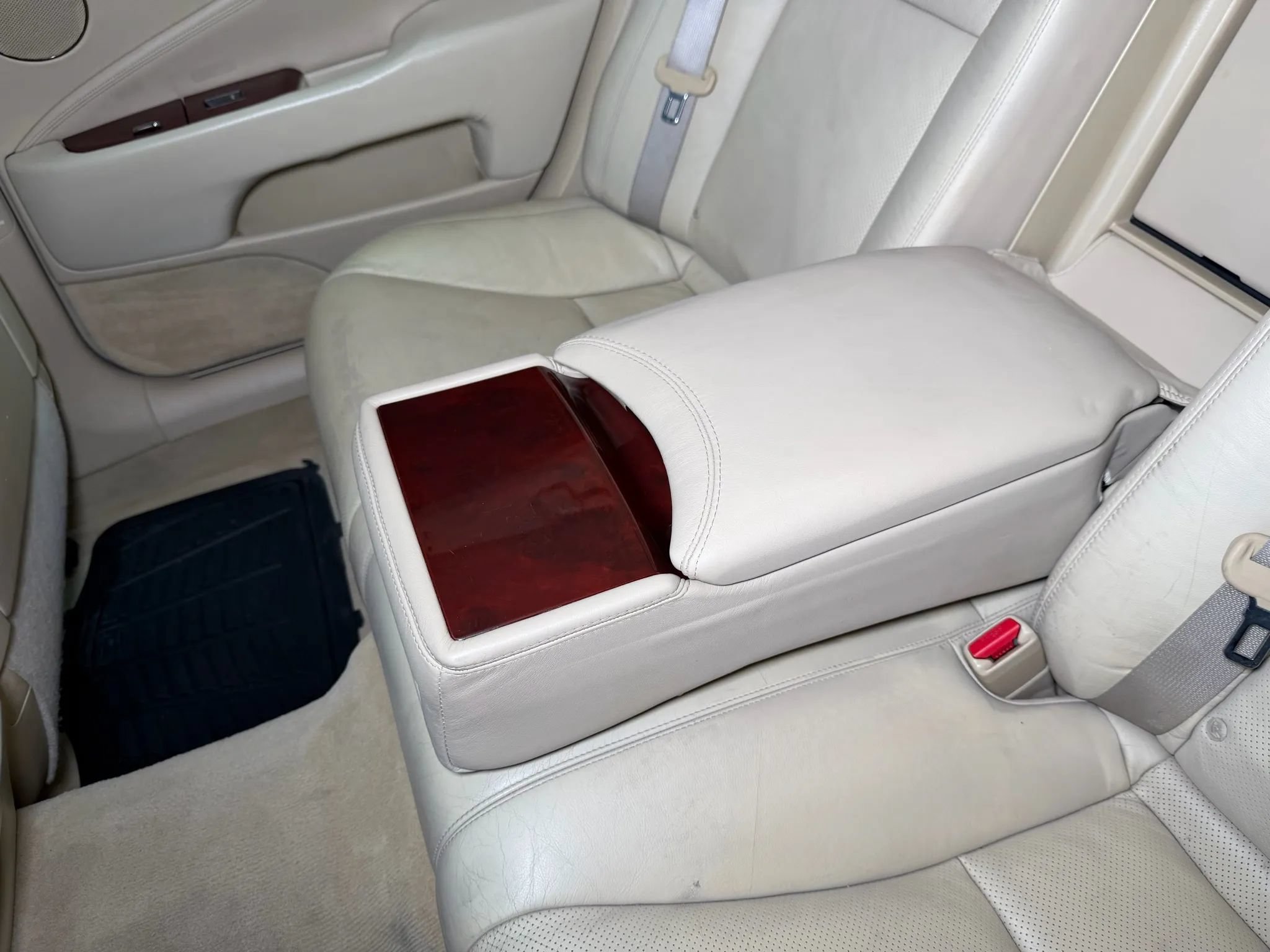 Used 2009 Lexus LS 460 AWD w/ Comfort Seating Pkg image 23