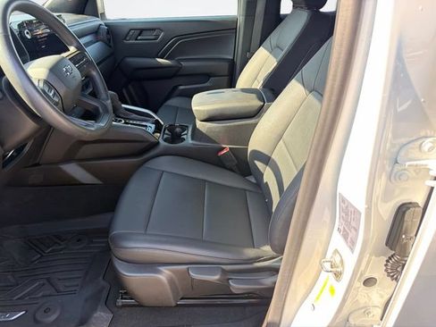Used 2024 Chevrolet Colorado Trail Boss w/ Advanced Trailering Package AWD/4WD image 19