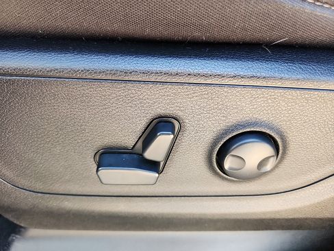 Used 2022 RAM 1500 Big Horn AWD/4WD image 12
